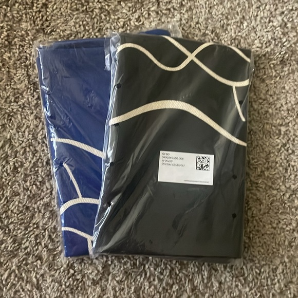 H&M Home Zippered Pillow Cushion Cover Blue and Black with Abstract Female Art - Picture 7 of 7